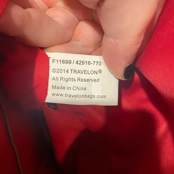 NWOT Travelon Anti Theft Quilted Bag with RFID Wallet - Picture 9 of 14